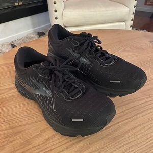 Brooks men’s shoes
